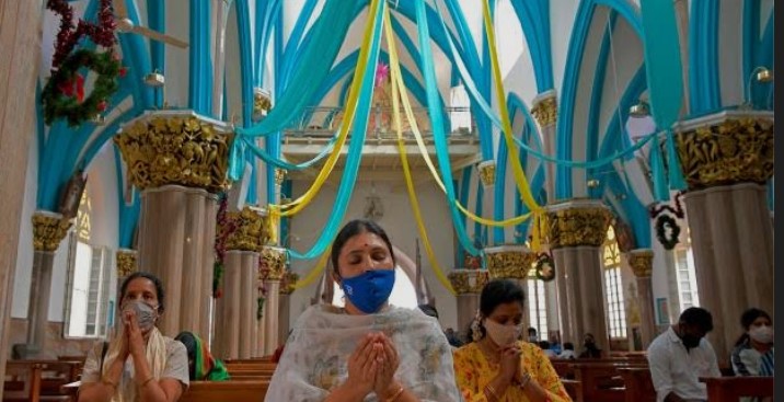 Christians worshipping GOD